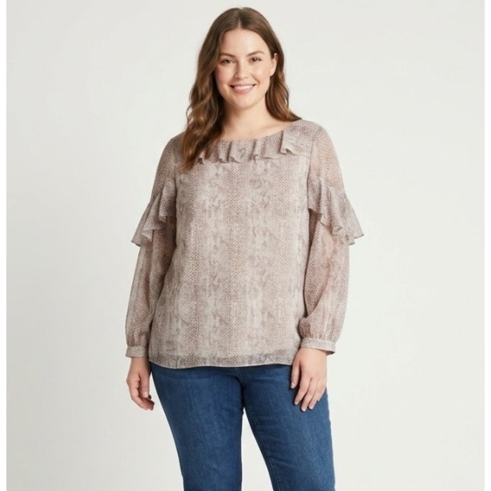 Banana Republic Ruffle Blouse XL Animal Print Soft Flowy Feminine Preppy